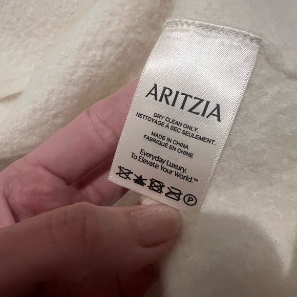 Aritzia 100% wool ivory cream long sleeve sweater size large - Picture 2 of 4